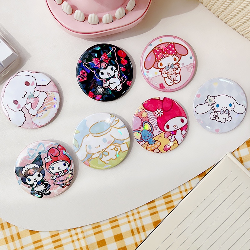 SANRIO Huy Hiệu Cài Áo / Túi Xách Hình Tròn Màu Laser Họa Tiết Kuromi Hoạt Hình Dễ Thương