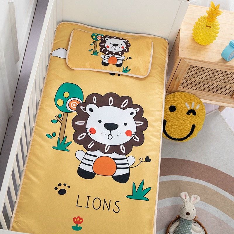 chiếu lụa kèm gối bông cho bé