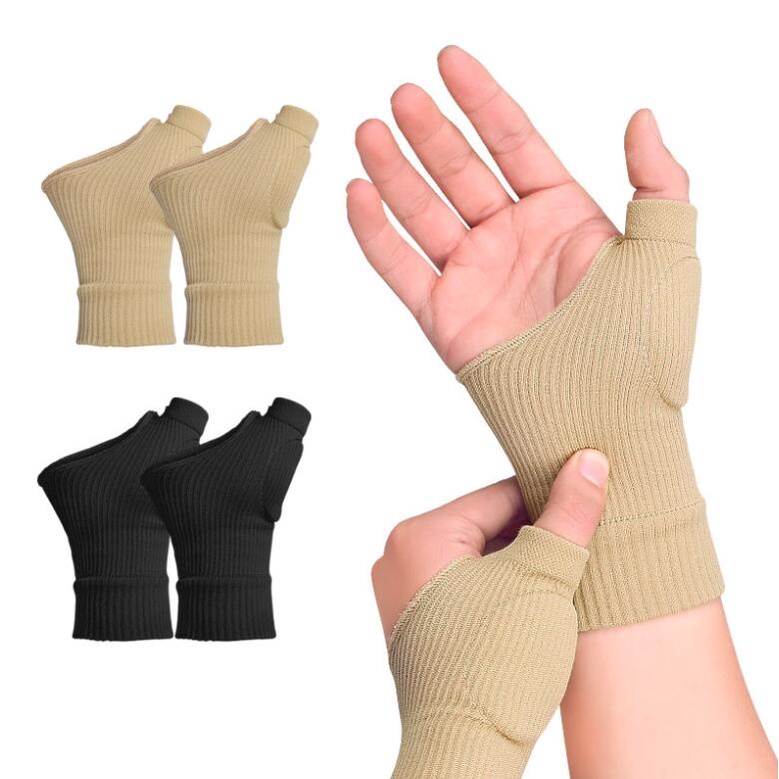 Găng Tay Hở Ngón Thoáng Khí Bảo Vệ Cổ Tay Khi Chơi Thể Thao