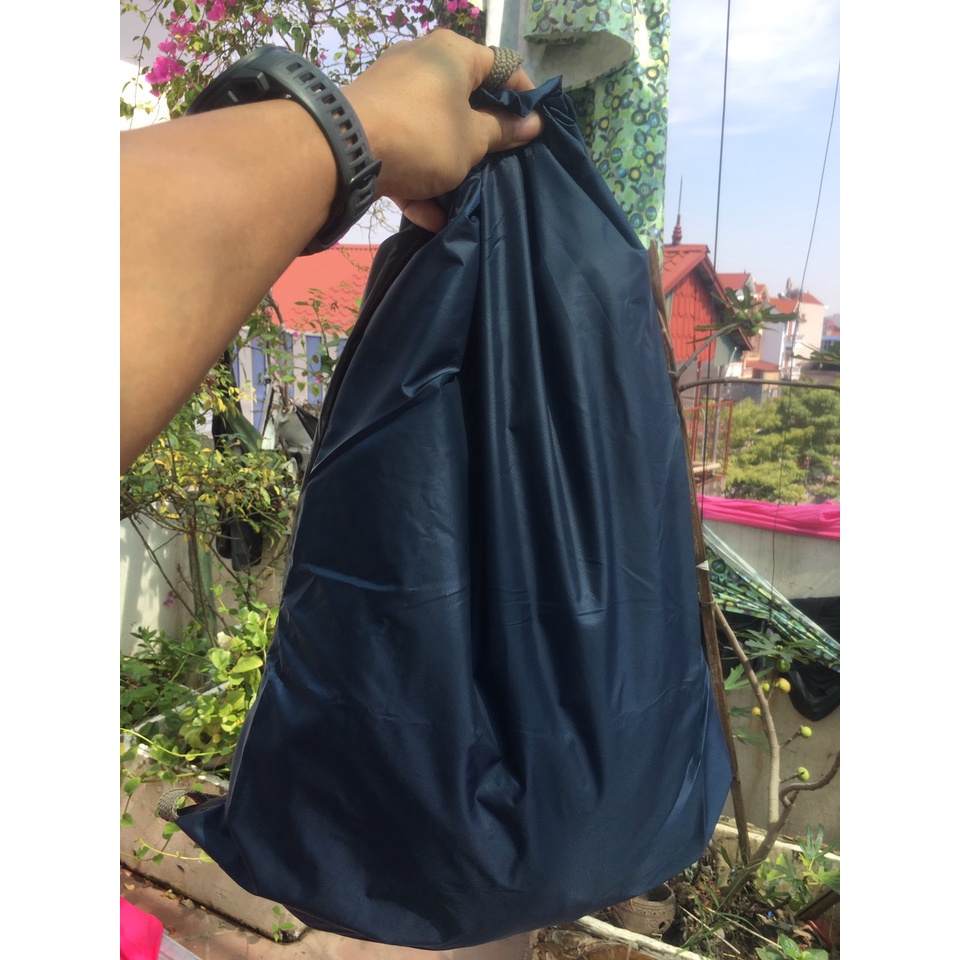 Áo khoác dù nam chống thấm chuyển đổi thành balo sành điệu