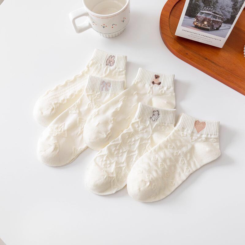 Tất vớ nữ cotton hoạ tiết hình gấu tông màu trắng siêu xinh - Giày BiBo