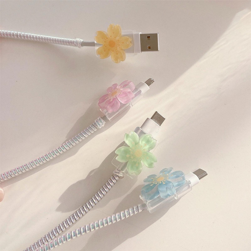 Phụ Kiện Bảo Vệ Dây Cáp Sạc Bằng Nhựa Trong Suốt Chống Bụi Chống Nước Hình Bông Hoa Dễ Thương