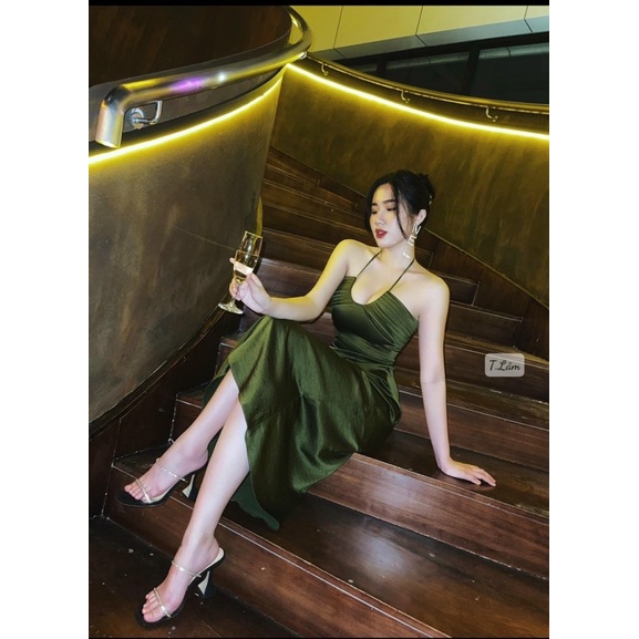 Đầm dài yếm dây chéo
