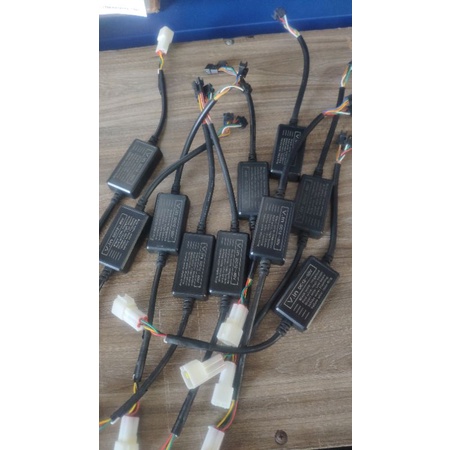 Đèn pha 7 màu xmen Neo cho ae độ chế