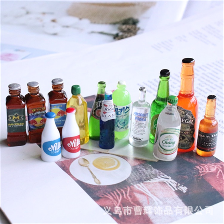 Mô hình chai mini trang trí, charm chai nước các loại