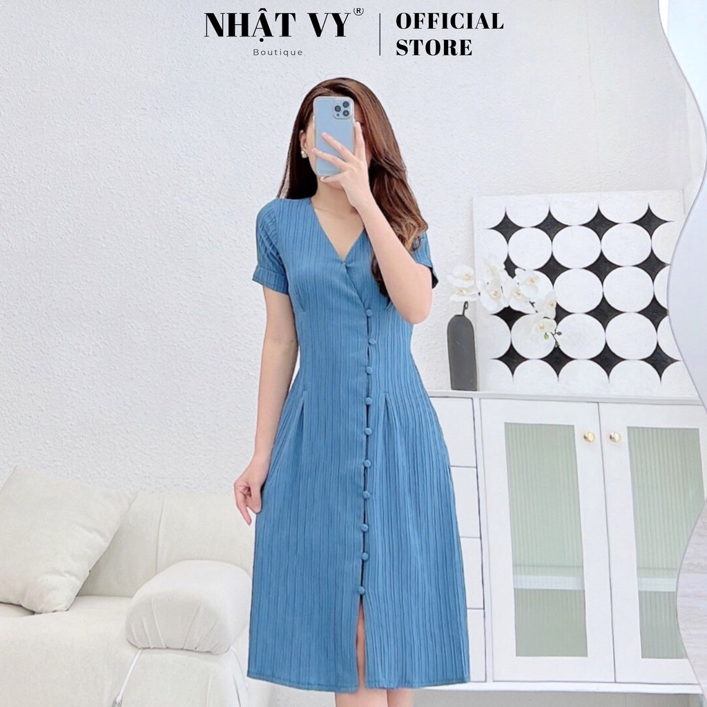 Váy Công Sở NHẬT VY Chất Vải Sọc Xốp Thun Cổ V Tay Ngắn Phối Cúc Bọc Màu X Cốm, X Biển, Đen - D2403