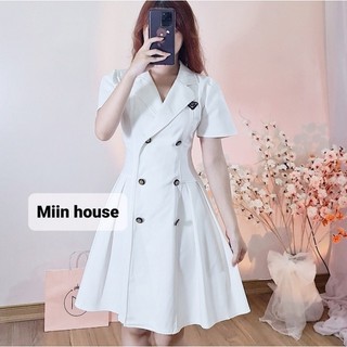 Váy cổ vest logo dập ly