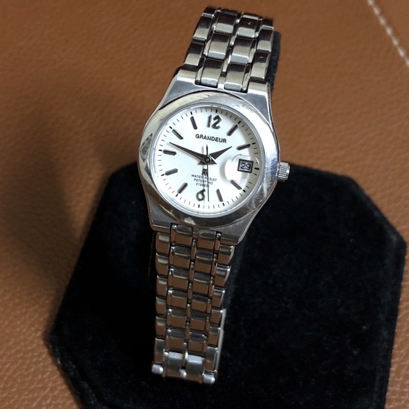 Đồng hồ nữ dây thép thương hiệu Grandeur Nhật bản