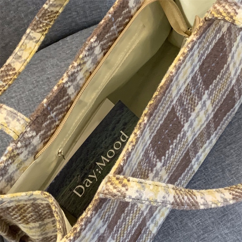 Túi Xách Đeo Vai Vải Len Sức Chứa Lớn Họa Tiết Sọc Caro Phong Cách retro Chất Lượng Cao Cho Nữ