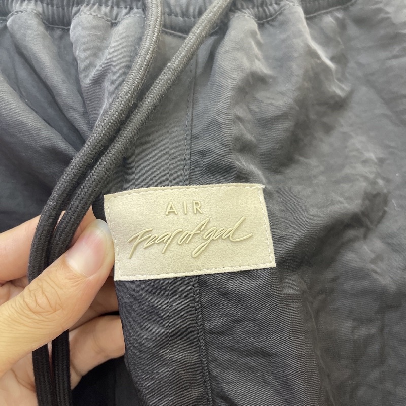⚡️ - Quần FEAR OF GOD x N!ke Nylon Warm Up Pants Off Noir/String, Quần Snap FOG NBA
