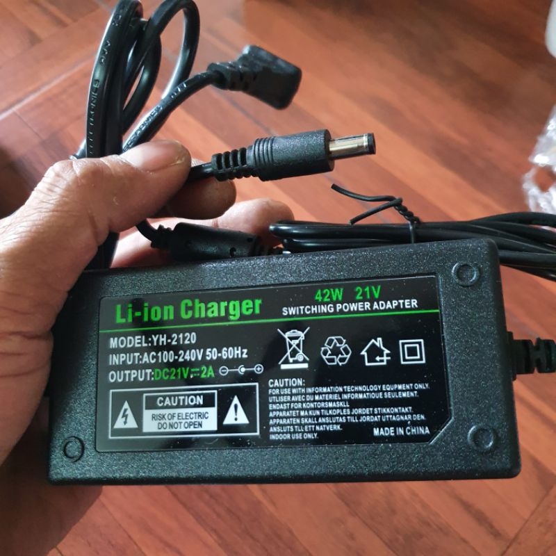 SẠC (21 vol) 5S-3A Có Quạt, 5s- 2A Không Quạt, Sử Dụng Cho Pin Đóng Makita 18v