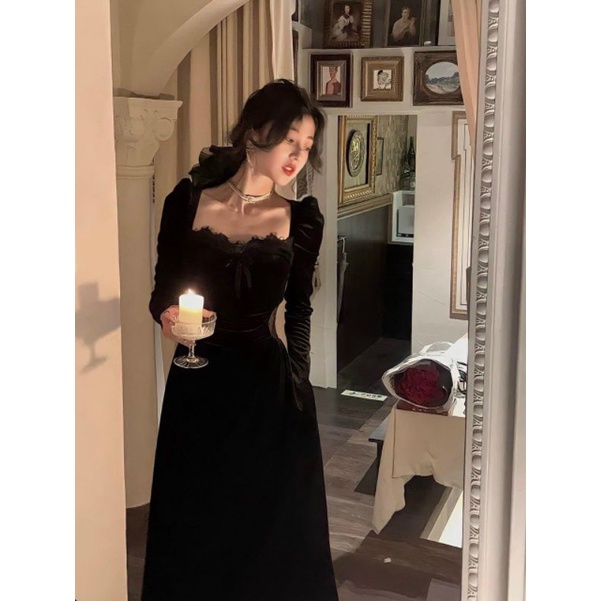 Váy Nhung Dáng Dài Viền Ren