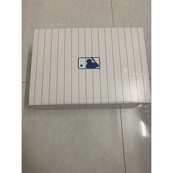 Giày đạp gót,lười MLB size 39 40