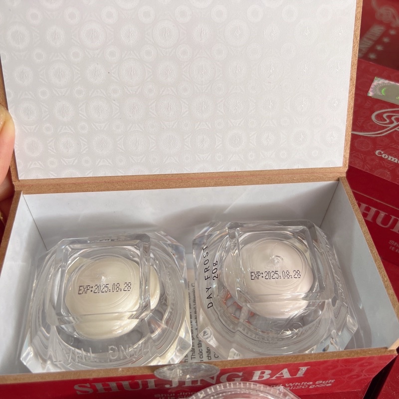 Bộ kem ngày đêm SHUI JING BAI hộp gỗ