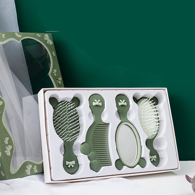 Set Bộ 4 Món Gương Lược Cầm Tay Dễ Thương