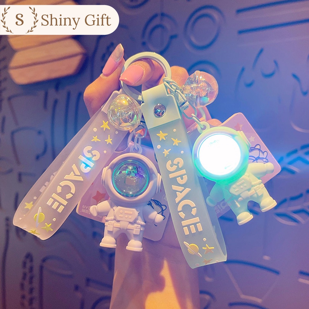 Móc khóa đèn selfie phi hành gia