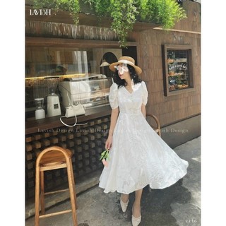 Đầm ren trắng xoè dự tiệc cổ V nút ngọc tay ngắn
