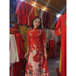 áo dài cách tân đỏ vải gấm