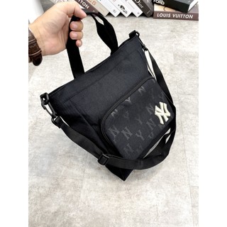 Túi MLB NY Mega Shoulder Bag Black B225 | Unisex - Full Tag Code