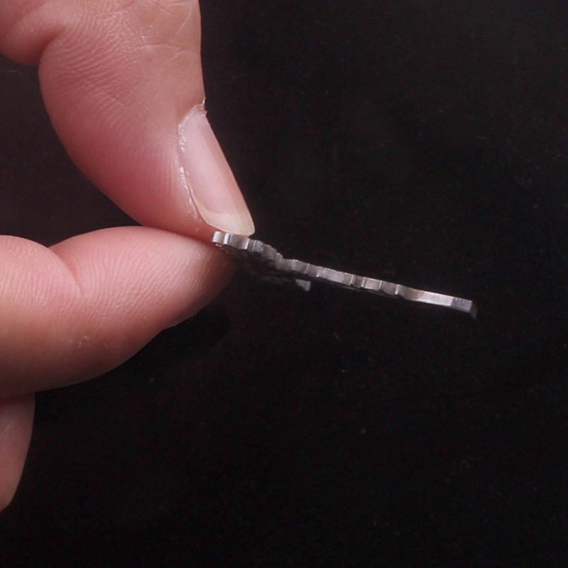 Khuyên Tai Hình Thánh Giá Chất Liệu Thép Không Gỉ