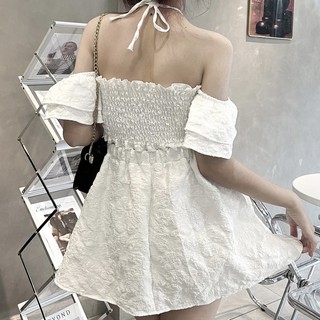 set váy rời trễ vai dây cổ yếm trắng