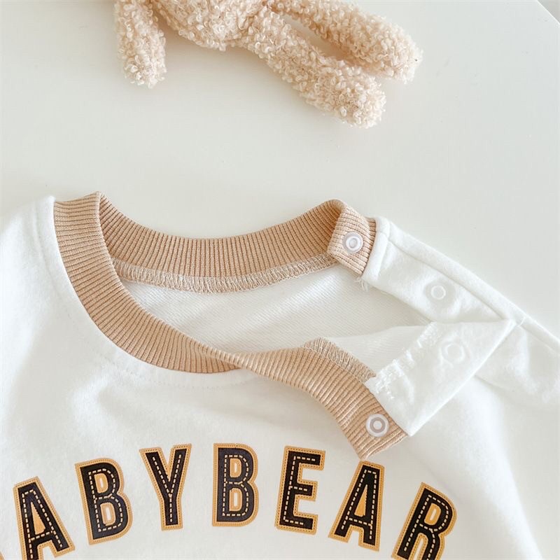 Bộ body chất cotton thấm hút kèm tất hoạ tiết ba chú gấu BABYBEAR dễ thương.