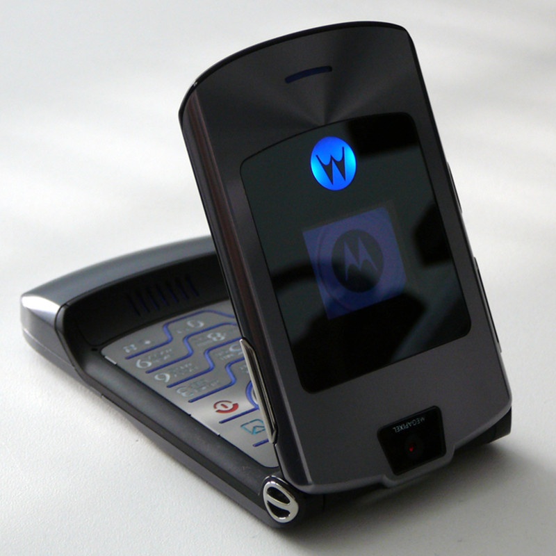Điện thoại Motorola V3 Nắp gập (Chính Hãng - Main Zin - Tặng Pin Sạc)Bảo Hành Một Năm Mi