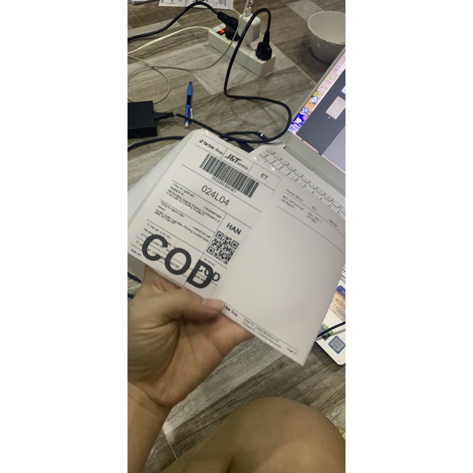 Giấy in nhiệt tự dính dạng xấp kích thước 100x150 mm - CÓ SẴN LỚP KEO DÁN - 500 Tem A6 -100x150mm