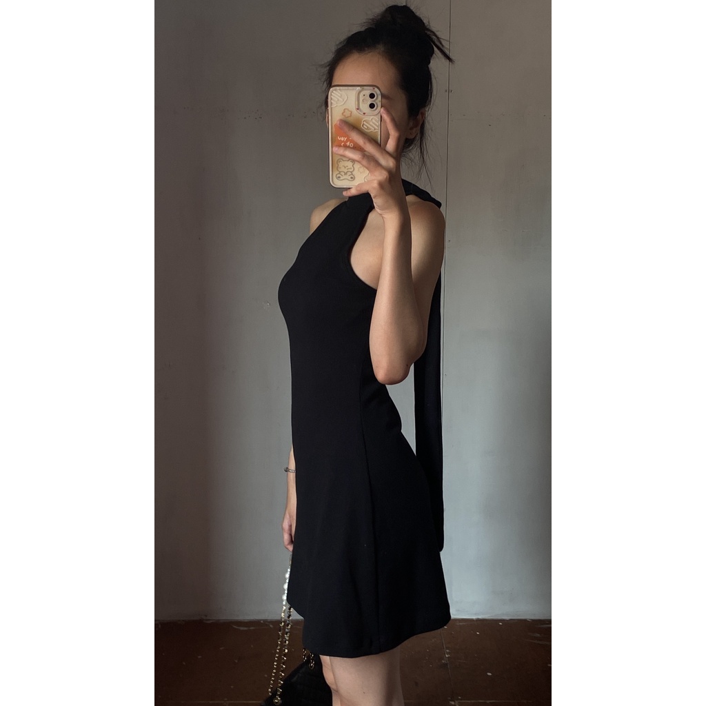 Váy thun đen cổ yếm 31July