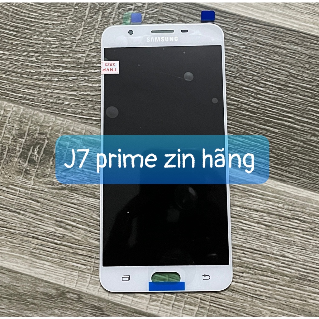 Màn hình Samsung J7 Prime - Màn hình rộng, độ phân giải sắc nét, góc nhìn rộng... tất cả đều có trong màn hình Samsung J7 Prime. Nếu bạn đang tìm kiếm màn hình tốt để thưởng thức những bộ phim, video ca nhạc hay chơi game thì đừng bỏ lỡ sản phẩm này.
