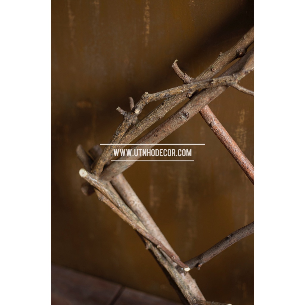 Khung Cửa Sổ Cành Cây Khô Kích Thước 60*60CM