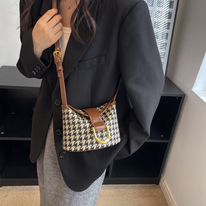 Túi Đeo Chéo Cài Nút Phong Cách Pháp Hàng Mới 2022