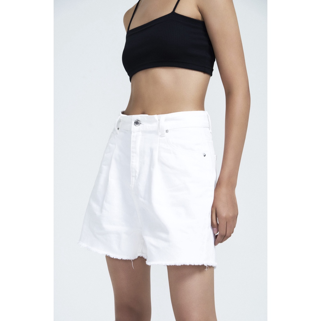 Quần jeans nữ form eo cạp trễ màu trắng, là min - PLEATED DENIM SHORTS - WHITE