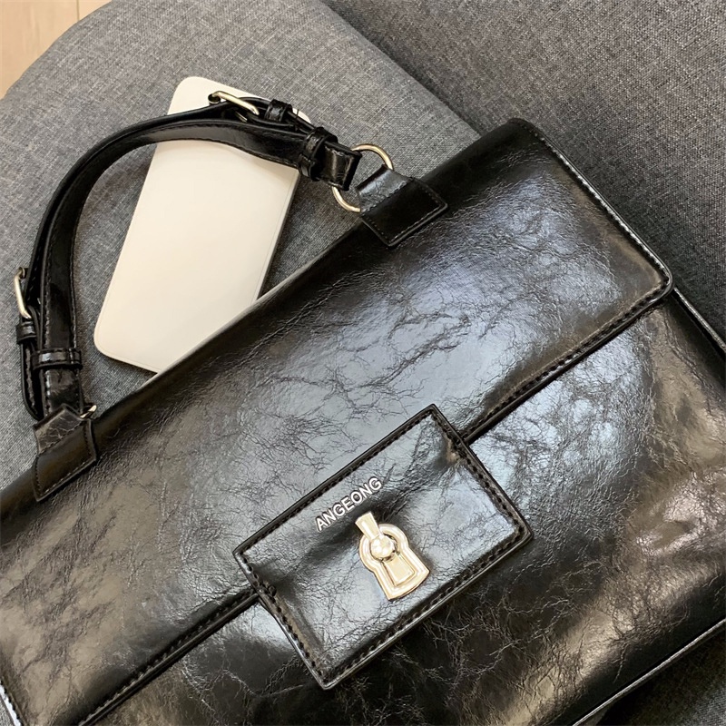 Ielgy Quần Lót Ngắn Cỡ Lớn Màu Đen Nhám Cổ Điển Có Khóa Cài Chất Lượng Cao Cho Nữ