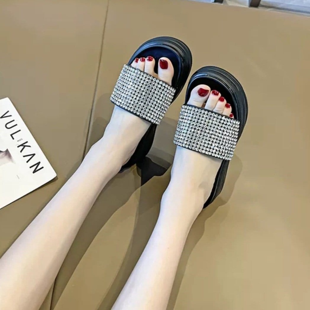 DÉP ĐẾ BÁNH MÌ QUAI NGANG ĐÍNH ĐÁ HOT TREND🩴✨✨💥