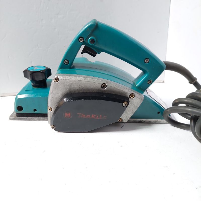 MÁY BÀO NHẬT MAKITA ĐIỆN 100V LƯỠI 82MM.