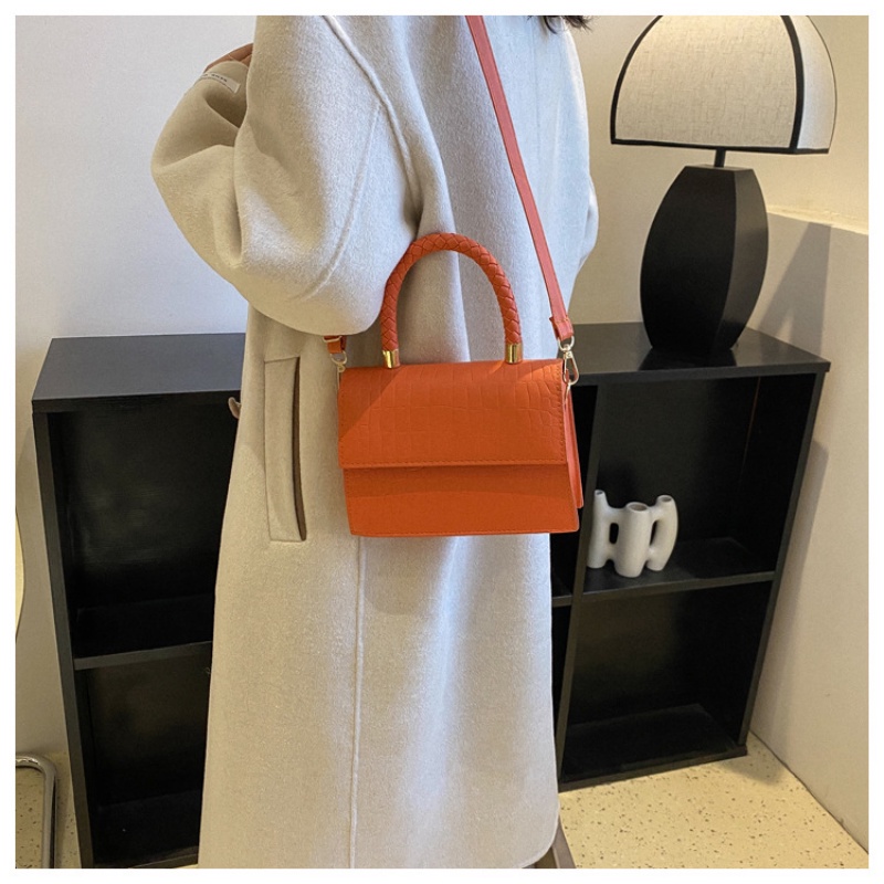 Túi Xách Đeo Chéo Vai Hình Vuông Nhỏ Mẫu 2022 GXYXB302