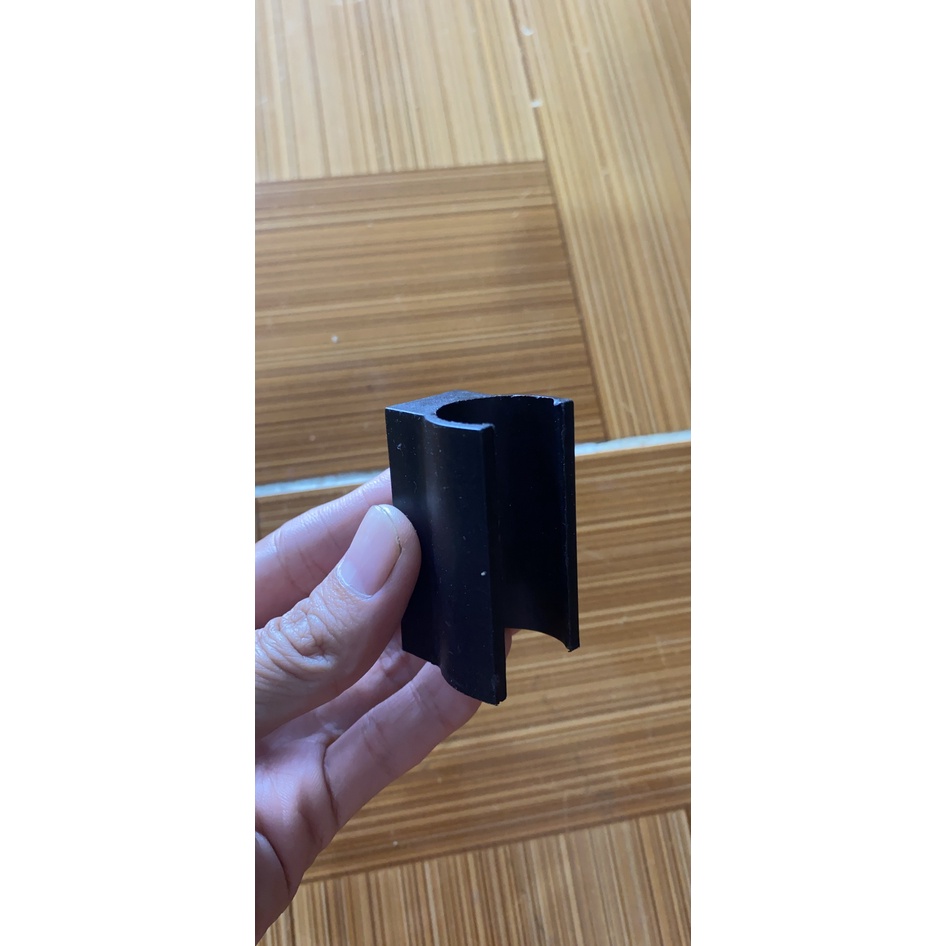 CÒ BẤM VÀ ĐẾ KẸP CÒ