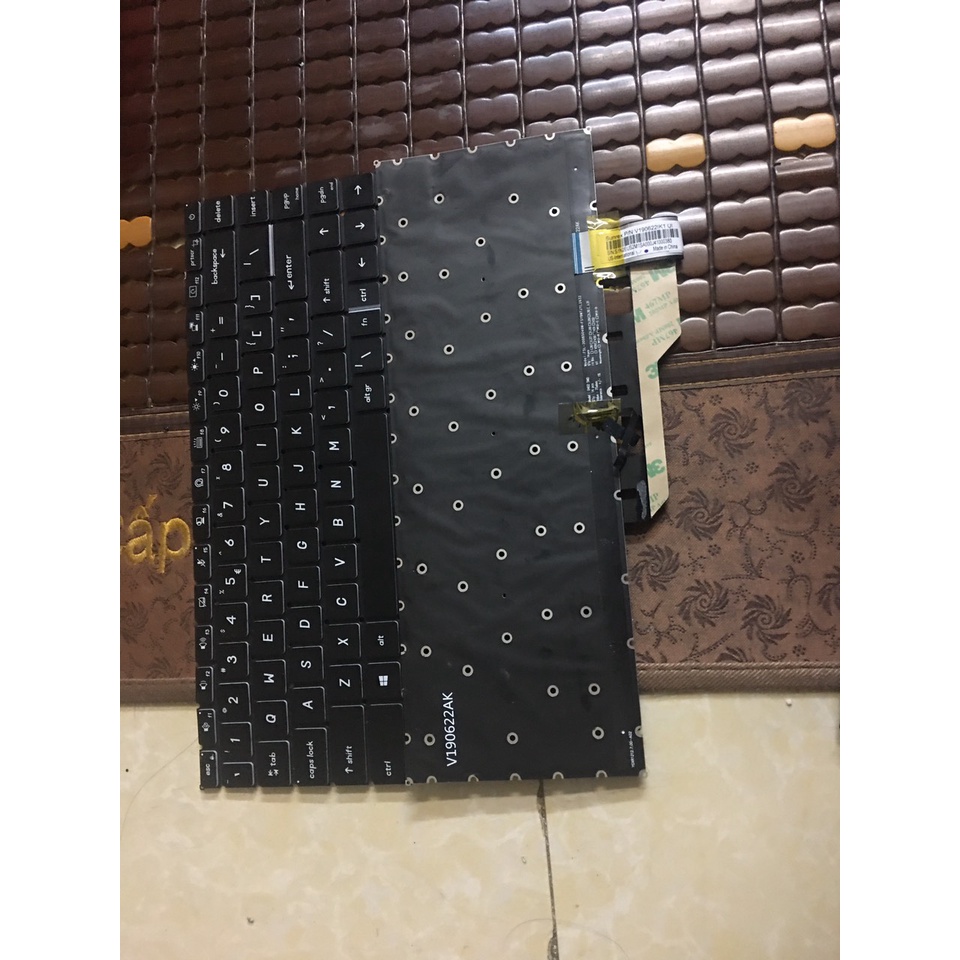 VỎ MSI PRESTIGE 15 THÁO MÁY.