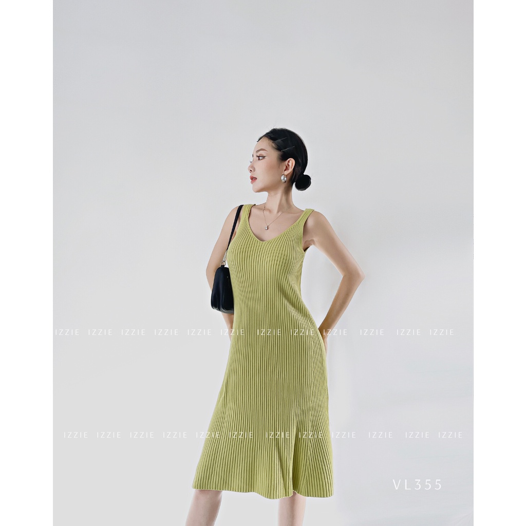 Váy len hai dây sọc nhỏ đuôi xòe izzie VL355