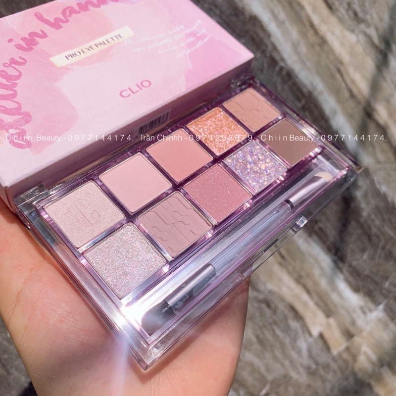 Có kèm cọ mắt - Bảng phấn mắt CLIO Pro Eye Palette màu số 14 tone Atelier in Hannam tím mộng mơ