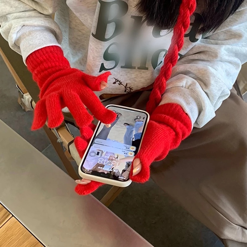 Găng Tay Giữ Ấm Thêu Hình Dâu Tây Màu Sắc Xinh Xắn