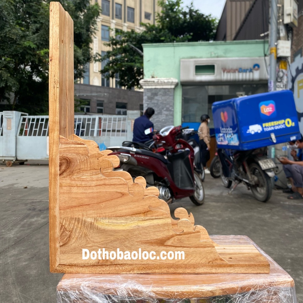 Bộ chân kệ treo bàn thờ gỗ xoan, eke gỗ, giá đỡ chữ L màu đỏ trơn
