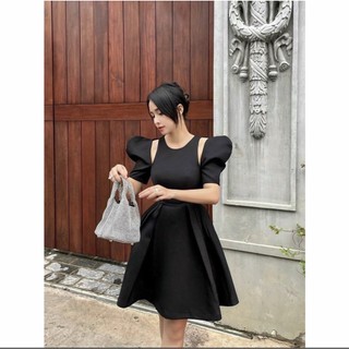 Đầm Peplum dáng ngắn xếp ly xòe thiết kế tay ngắn phồng cổ tròn khoét vai sang chảnh