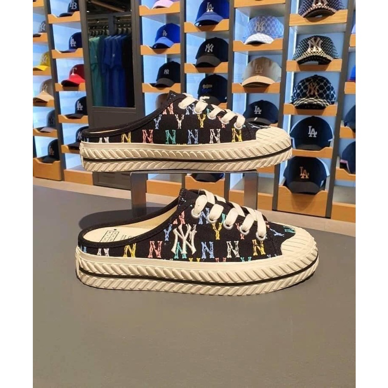 Dép sục MLB Monogram Playball Mule ver 2021 đen/trắng