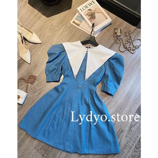 Váy bò cổ nhọn, dáng xoè thiết kế