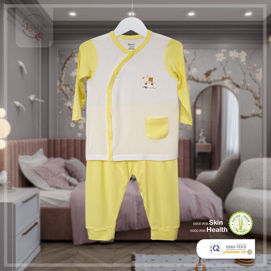 Bộ quần áo dài tay cài lệch vạt chéo phối túi Luxry đáng yêu làm từ vải sợi tre cho bé từ sơ sinh đến 18 tháng