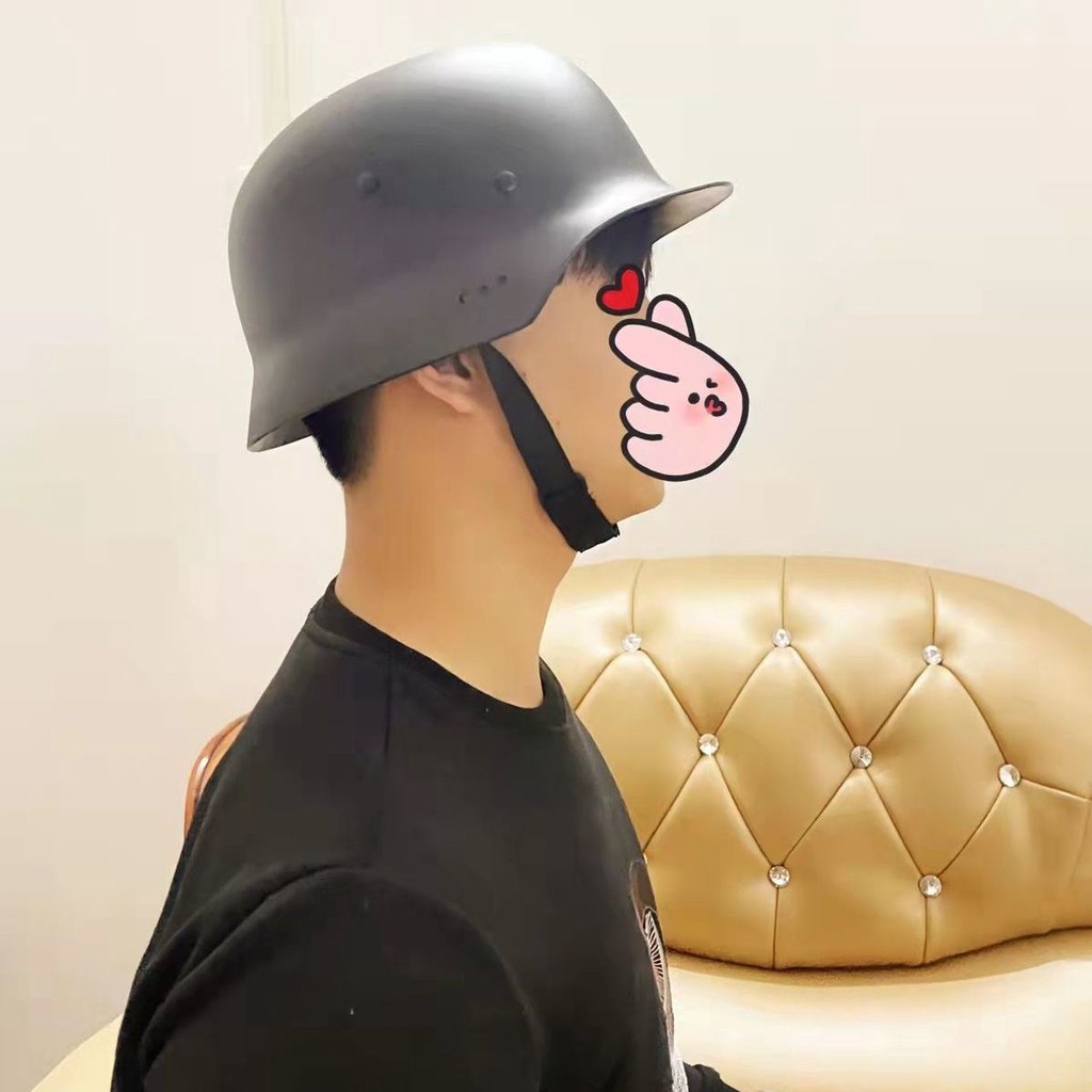 Mũ Bảo Hiểm Kiểu Quân Đội Đức World War II M35 Có Nhãn Dán