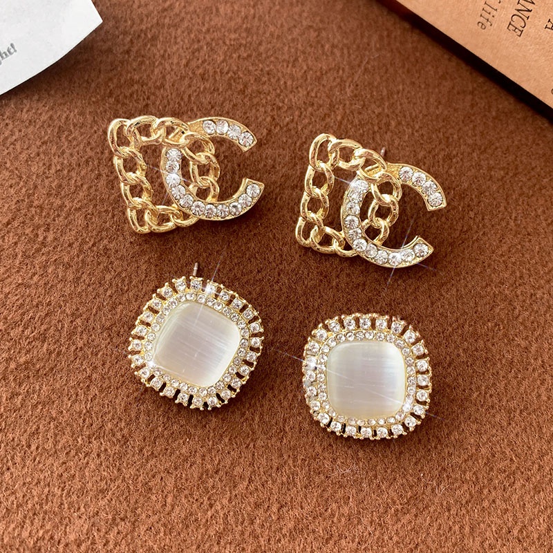 Đôi Khuyên Tai Đính Ngọc Trai Thời Trang Hàn Quốc