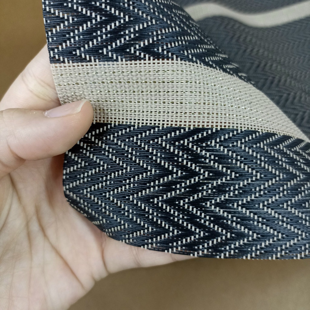 Tấm lót trải bàn ăn cỡ 45 x 30cm dệt sợi PVC chống bẩn màu sang trọng KM 20113